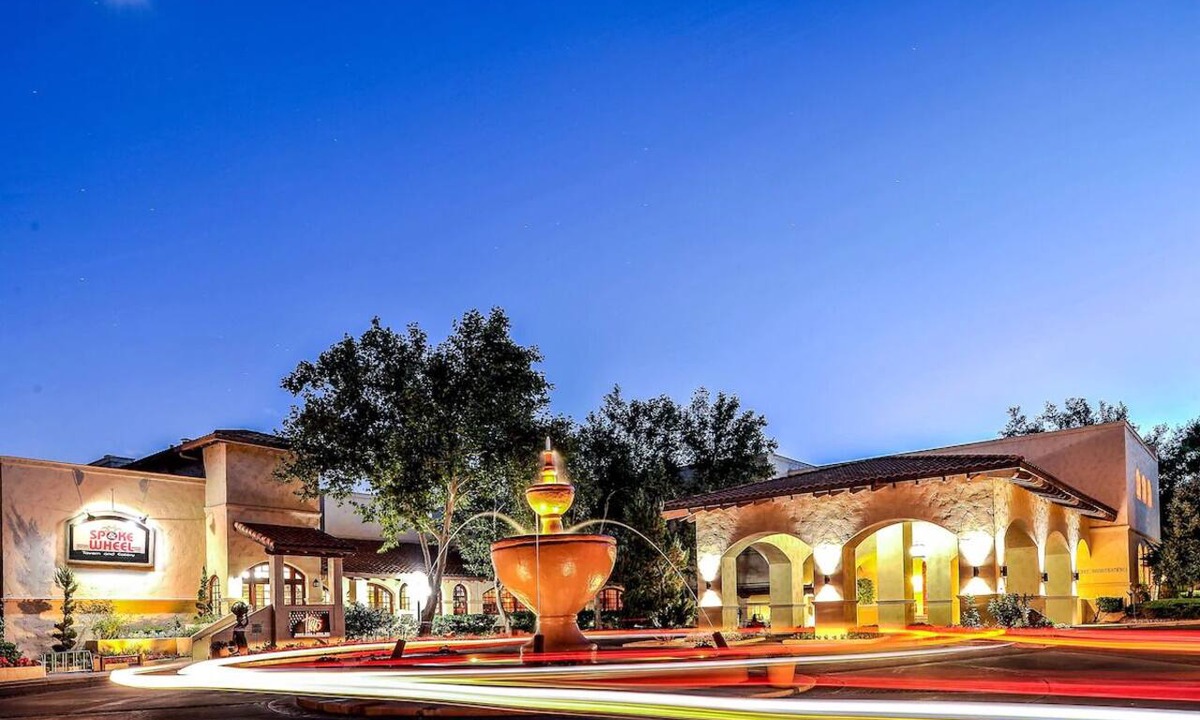 Sedona Resort | 2 Units - Suite w/Balcony Near Crescent Moon Ranch Trails – 8 Miles Away