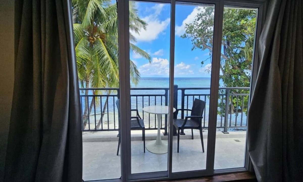 Dhidhdhoo Hotel | Alma Maldiva beach hotel