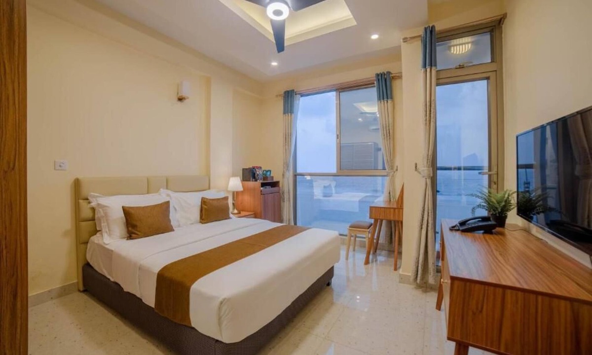 Hulhumale Hotel | Amber Beach