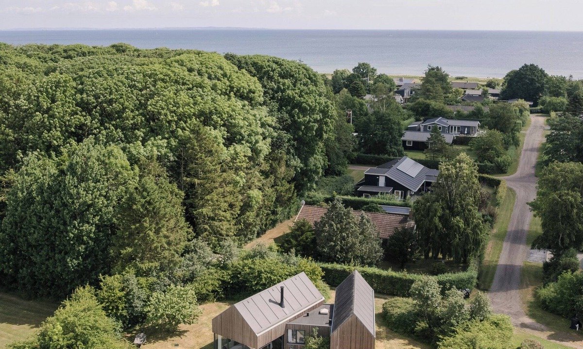 Saksild Strand House | Architect-designed house near Dyngby Beach