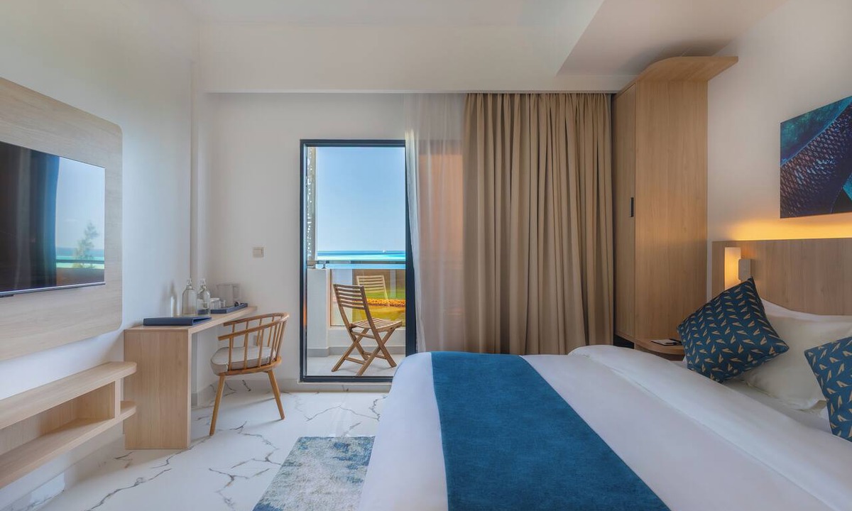 Gulhi Hotel | Arrival Beach and Spa at Gulhi