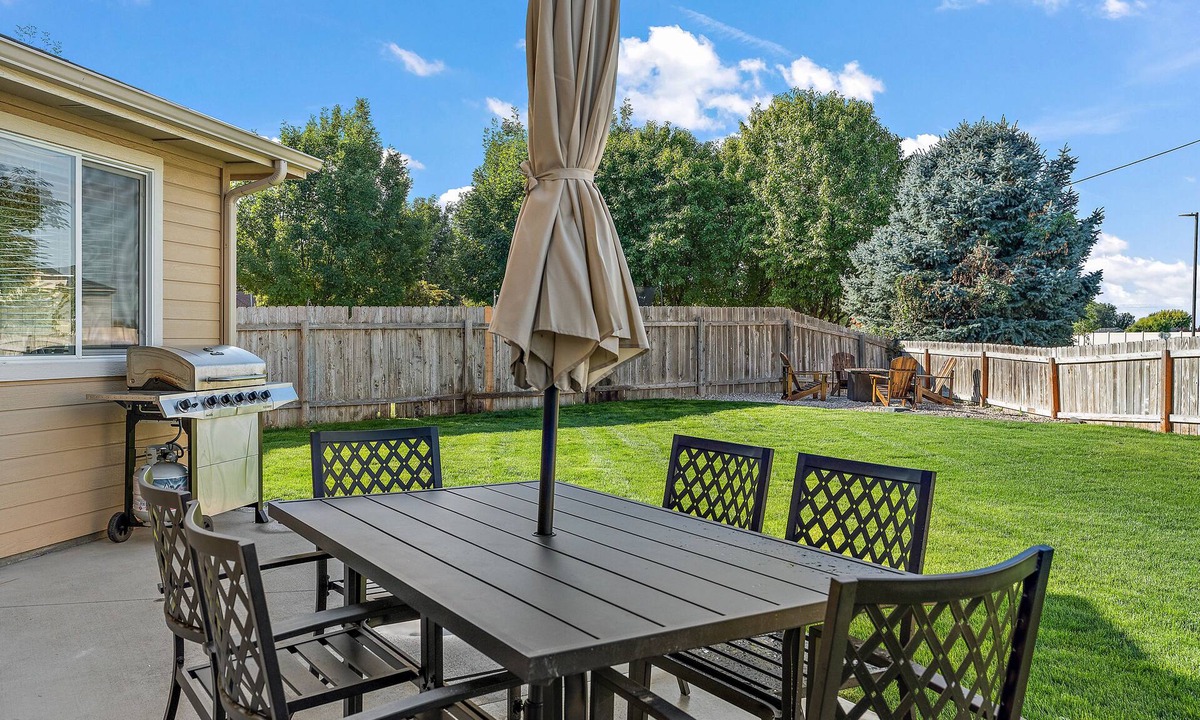 Caldwell House | ⭐Badminton/Volleyball net⭐️100Mbps⭐️3 TVs⭐️15min→Indian Creek Plaza⭐2600ft² ⭐