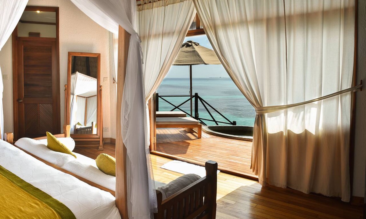 Dhunikolhu Resort | Coco Palm Dhuni Kolhu