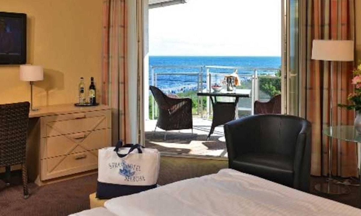 Koelpinsee House | Comfort Double Room with Balcony and Sea View - Strandhotel Seerose Kölpinsee