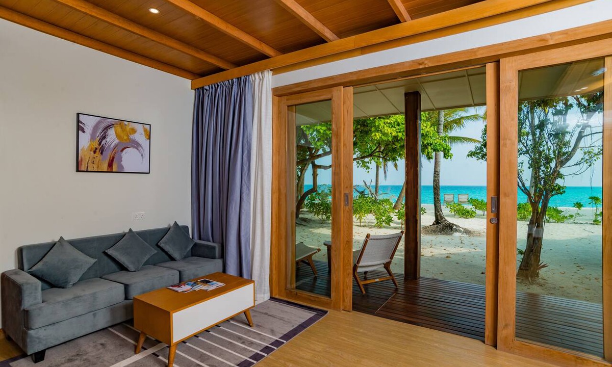 Mandhoo Hotel | Fiyavalhu Resort Maldives