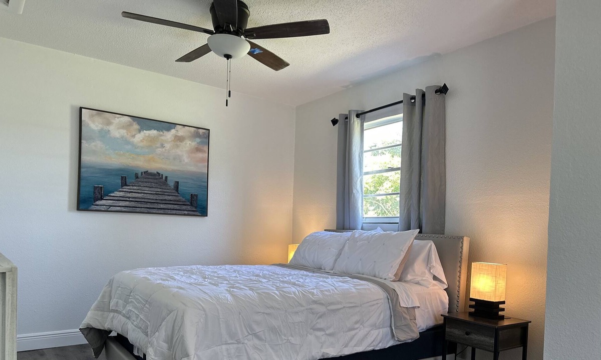 Dade City House | Home Away from Home, With a Pool!