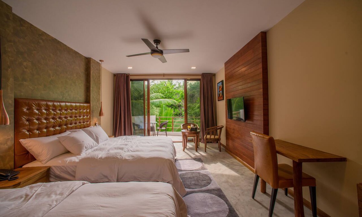 Dharavandhoo Hotel | Kiha Beach