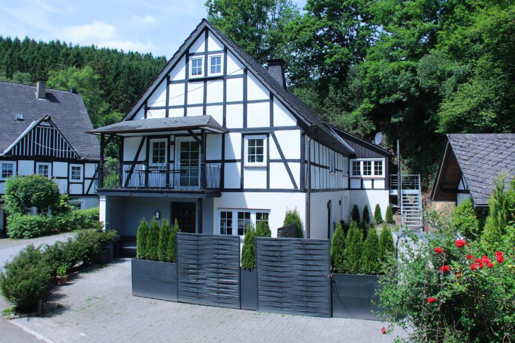 Eslohe House | Sallinghaus