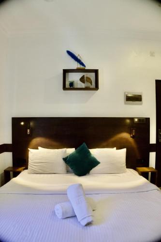 Thulusdhoo Island Hotel | Samaik Thulusdhoo Inn