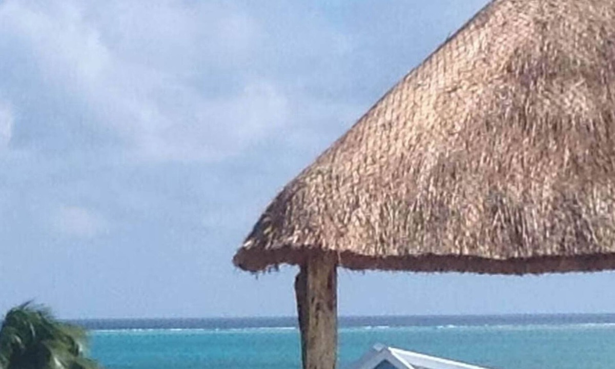 Caye Caulker House | Single Family House with Pool, AC, Dock Free Paddleboards