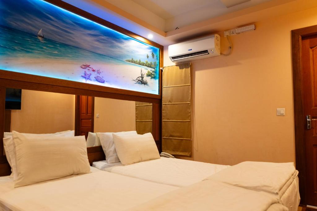 Male Apartment | Six In Lodge