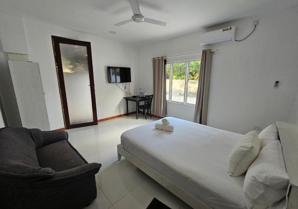 Thulusdhoo Island Hotel | Surf Trip Maldives