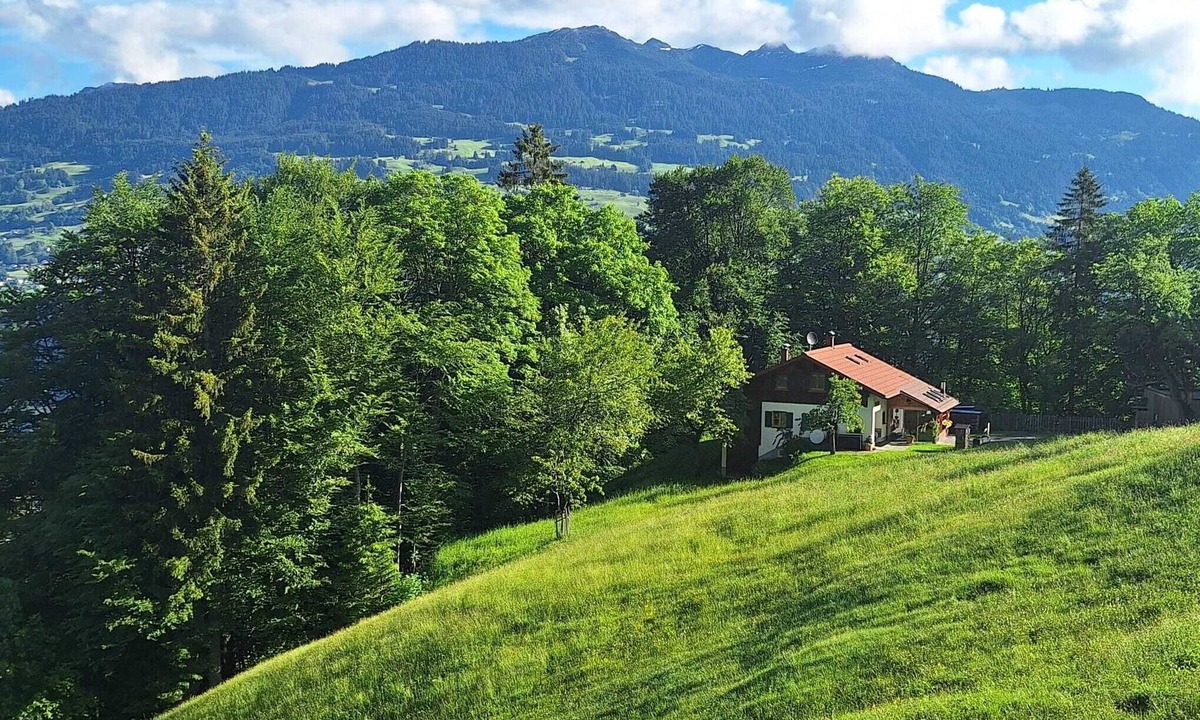 Tschagguns House | Vacation home with conservatory, fireplace and garden barbecue in a secluded location in the mountains