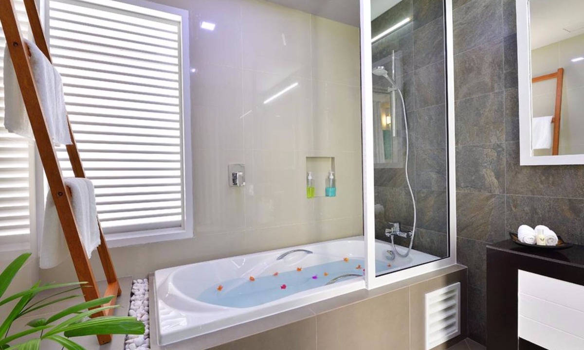 Maafushi House | Velana Beach Hotel Maldives