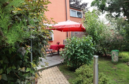 Kleinzschachwitz Apartment | 2 comfortable apartments in the countryside, terrace, sep. Entrance Kleinzschachwitz L.Ehrlich
