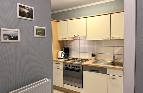 Stinteck Apartment | Achtern Diek Vacation Rental with a Sun Terrace, Just 800m from the North Sea