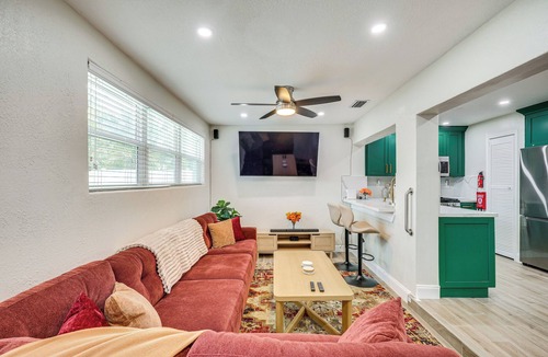 Lauderhill House | Backyard Oasis: Fort Lauderdale Home Near Beach