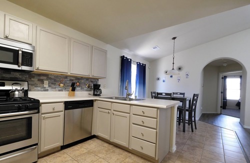 Vista Sandia House | Beautifully decorated - Gated Community