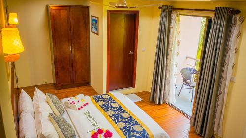Kudahuvadhoo House | Blue Wave Guesthouse Maldives - Book FB a week gets a free oneway domestic trasport for one person