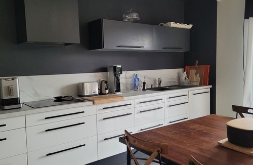 Bordeaux-Lac House | Bruges, Near Bordeaux: Charming, Air-Conditioned House with a Pool and Garden