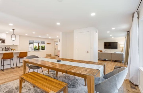 Gold Bar House | Creekside, modern, hot tub, AC Gold Bar Basecamp