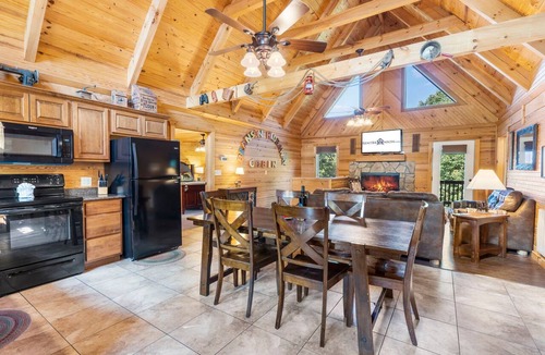 Branson Cedars Cabin | Elegant 2700 Sq Ft True Log Cabin-Private Hot Tub-Game Room-Pool Table-Best View Near Big Cedar