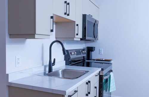 Riverview Apartment | Honeycomb Suite, 2 minutes to MillCreek nature park