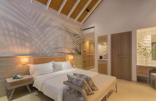 Kuda Bandos Resort | Malahini Kuda Bandos Special Offer Begin your island escape with ease airport pick up and return by shared speedboat at just USD 50 per person stays stay untill end October 2026