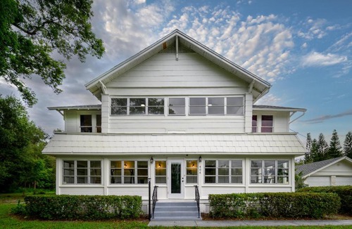 Winter Haven House | Promise Land Manor Historic home lake access, near parks and venues