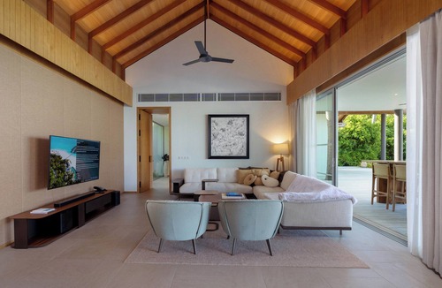 Raa Atoll Hotel | RAAYA By Atmosphere