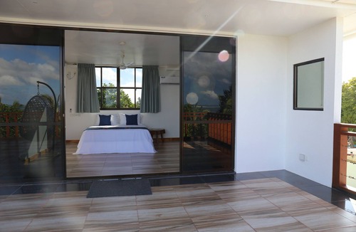 Thulusdhoo Island House | Room-master Suite Family Room With Views