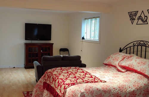 Corner Brook Bed & Breakfast | Spacious Room - Near Hospital, Restaurants, Gas