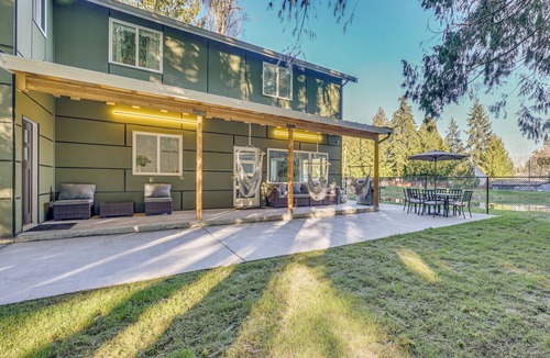 Everett House | Stylish Everett Home w/Green Belt!