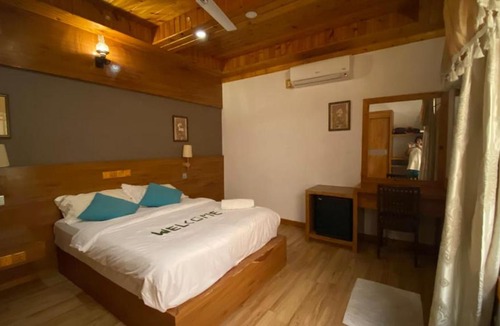 Kendhoo Hotel | The Blue Cave Maldives