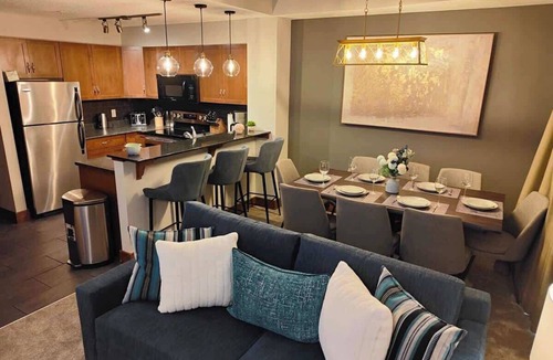 Canmore Ski Chalet | ⭐The Elliot by Samsara |2BR&2.5BATHROOM (BL# RES-10564)