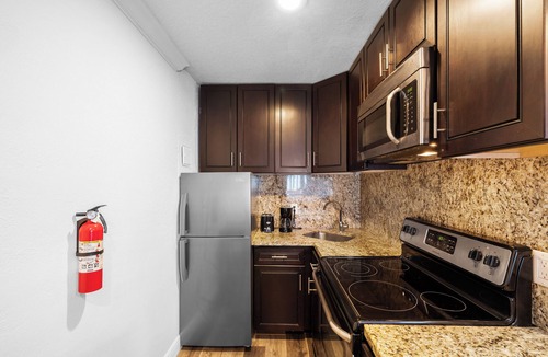 East Fort Lauderdale Villa | UNIT 3 LAUDERDALE BY THE SEA Updated Two Bedrm/1st floor 200+- steps to beach
