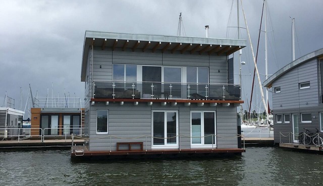 06. floating houses (105 m²) Nanna - Floating houses no. 9 with fireplace, sauna and 2 in Kröslin