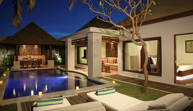 1BR Villa Located In Seminyak! 10Min Walk To Eat Street And The Square!/Pool! in Badung