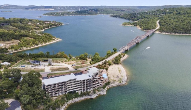 2 Bedroom Lake View Villa - Unit 401 in Ridgedale