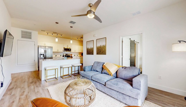 2 Mi to UF Campus! Dog-Friendly Condo w/Pool in Gainesville