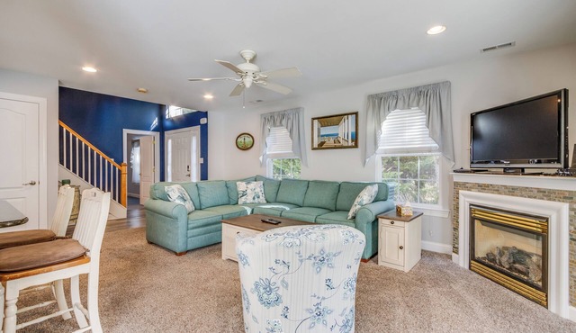 2 Primary Suites! Close to Beach and Shopping and Everything Rehoboth! in Rehoboth