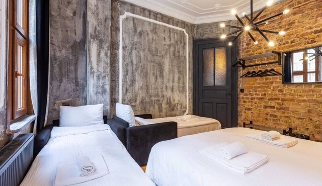 3 Bedroom with A/C, 3 Bathroom, 2 Toilet with kitchen and balcony for 11 people. in Istanbul