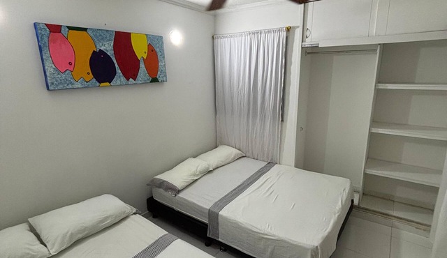 30 meters from the Rodadero beach, studio apartment ideal for 4 people. in Santa Marta