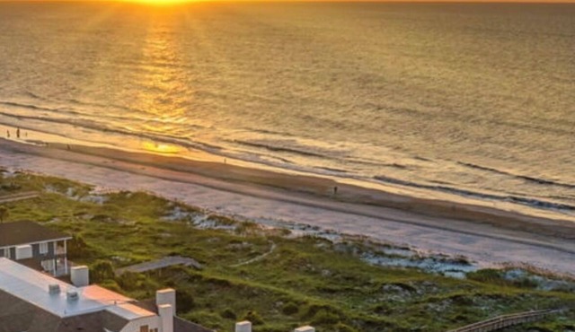 3Bed/3Bath-Sleeps 6-Oceanfront Condo-Wrightsville Beach, NC in Wrightsville Beach