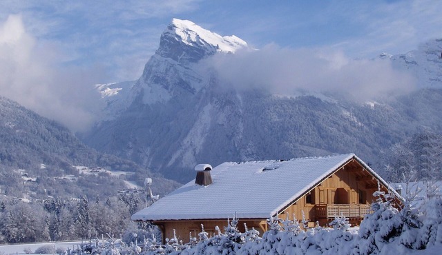 4-Star Chalet – Charm, Spa & Panoramic Views of the Criou – Samoëns in Samoëns