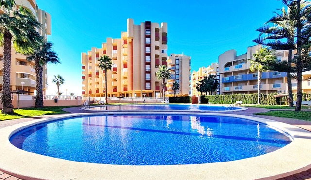 6th floor apartment ideal for families, free wifi, balcony, sea views in La Manga del Mar Menor