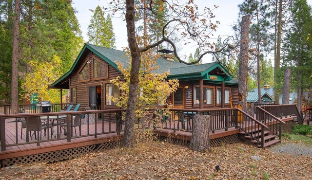(93R) Deer Lodge at The Redwoods In Yosemite in Wawona