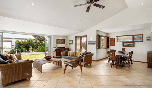 Absolute beachfront position on Waiheke Island. in Onetangi
