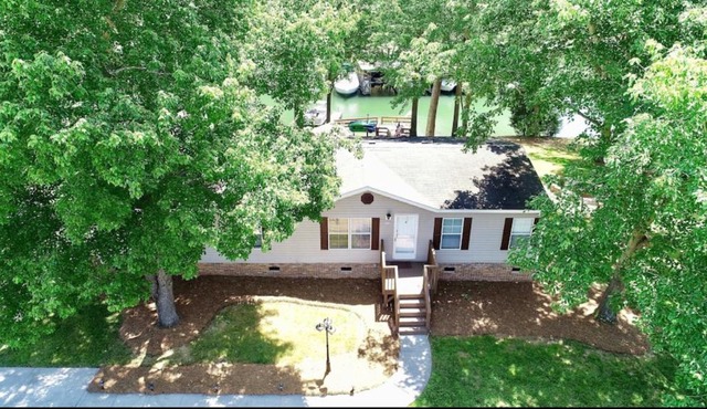 Affordable Lake Norman 4BR Home with Dock, Fire Pit & Kayaks in Sherrills Ford