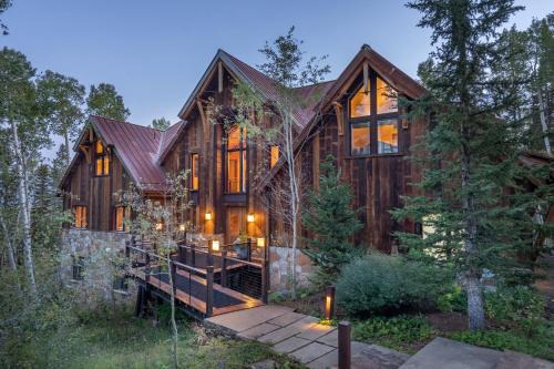 Alpenglow by Exceptional Stays in Telluride
